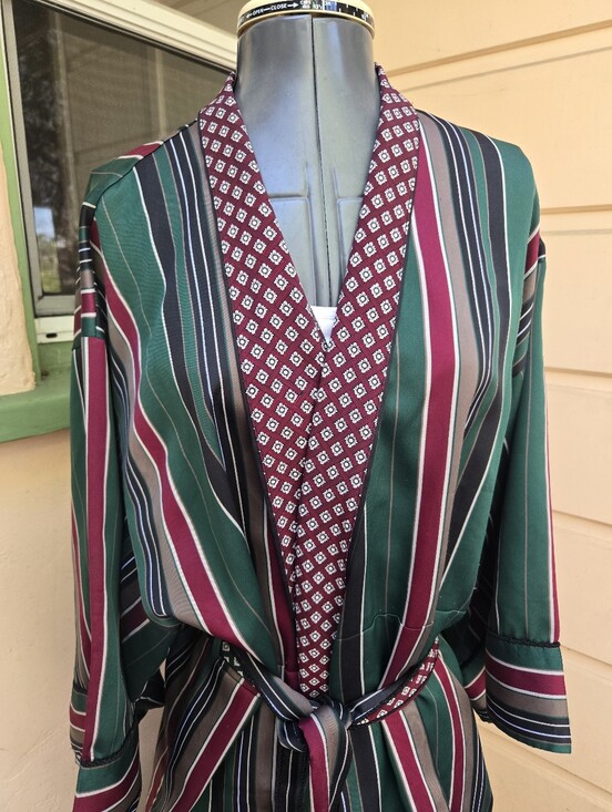 Victoria's Secret Other - Vintage Victoria's Secret Striped Paisley Elegant Full Length Robe